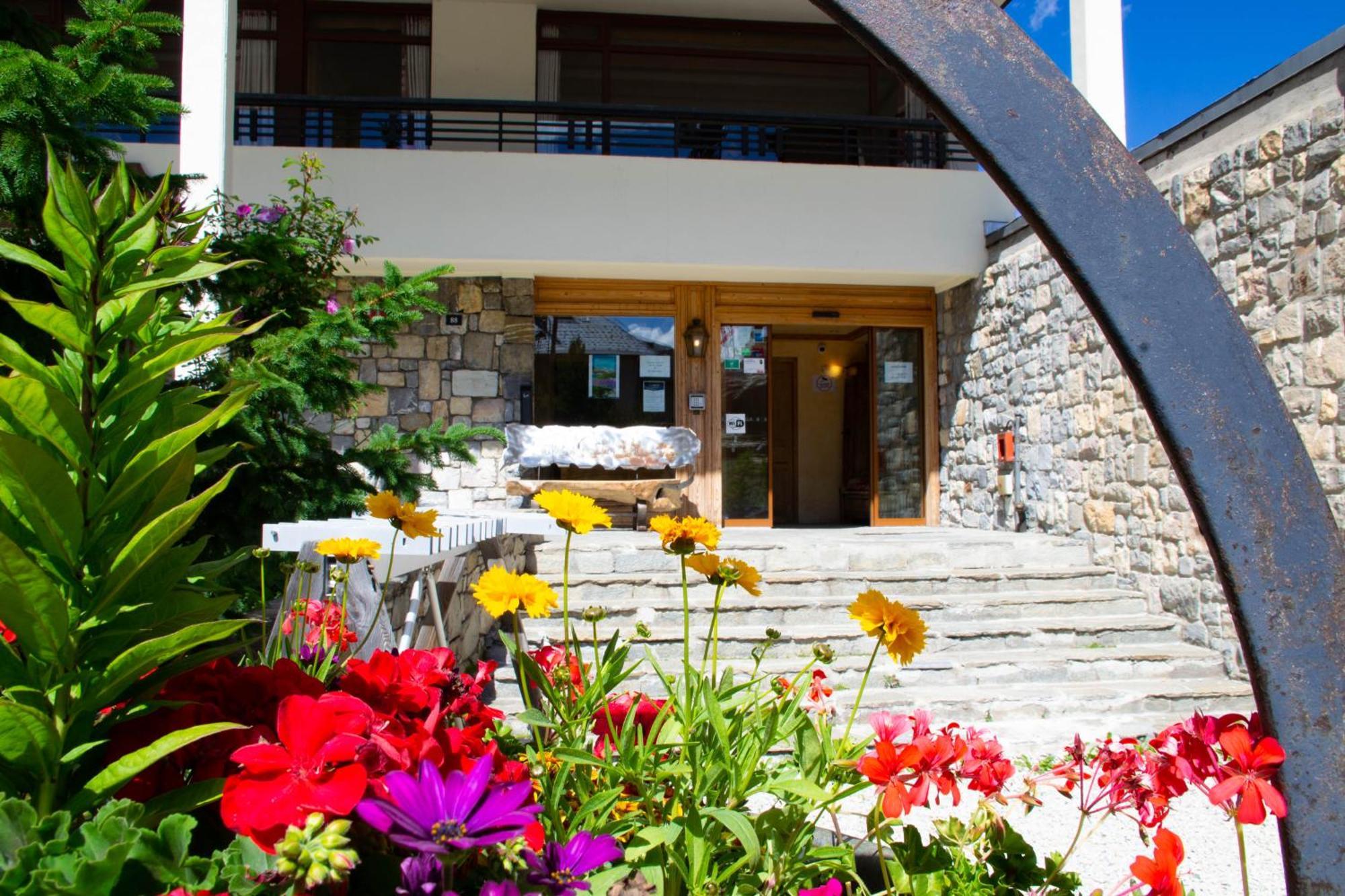 Les Cretes Blanches Hotel